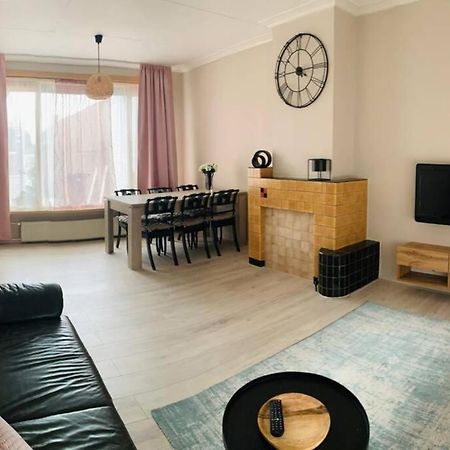 Cosy House In The Heart Of The Center! Leilighet Oostburg Eksteriør bilde